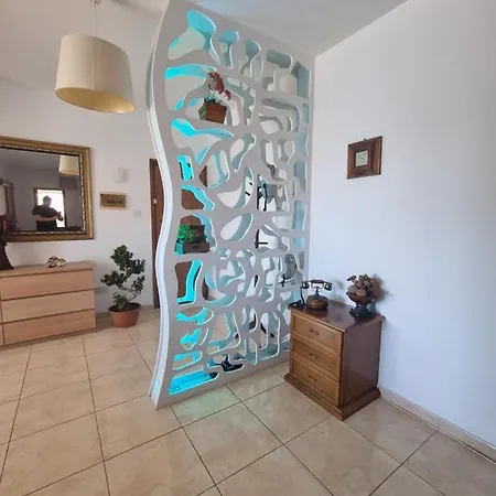 Salt Centre Ларнака